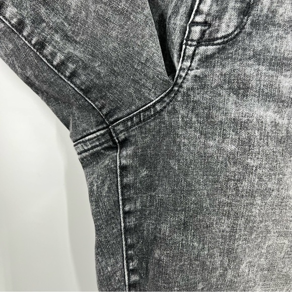 Rebecca Minkoff High Rise Barrel Wide Leg Crop Jeans Black Wash Studded - Picture 10 of 11